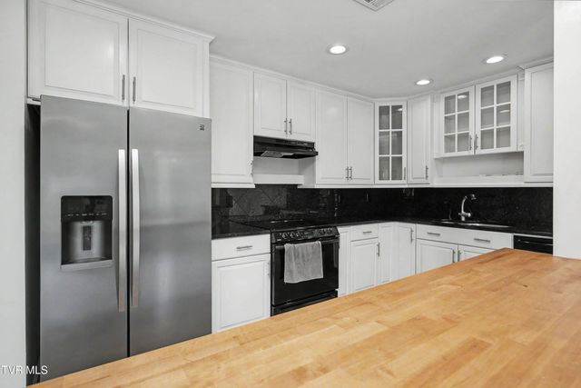 2043 West Manor Court -, Kingsport, TN 37660