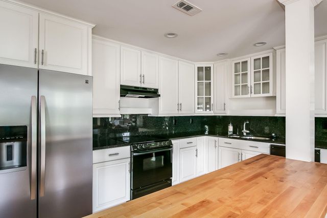 2043 West Manor Court -, Kingsport, TN 37660