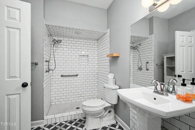 2043 West Manor Court -, Kingsport, TN 37660