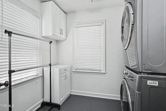 2043 West Manor Court -, Kingsport, TN 37660