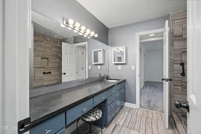 2043 West Manor Court -, Kingsport, TN 37660
