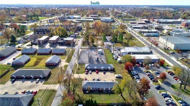502 & 504 SE A Street, Bentonville, AR 72712