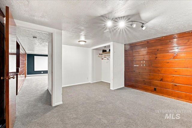 803 Falls Avenue West, Twin Falls, ID 83301