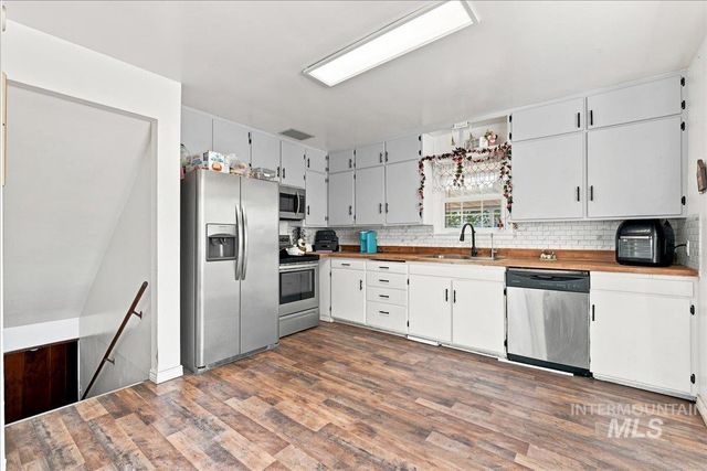 803 Falls Avenue West, Twin Falls, ID 83301
