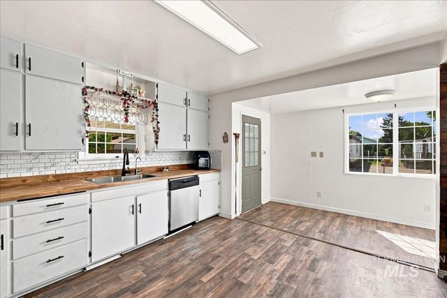803 Falls Avenue West, Twin Falls, ID 83301