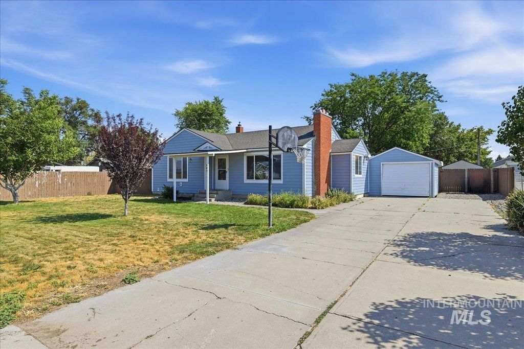 803 Falls Avenue West, Twin Falls, ID 83301 photo 2