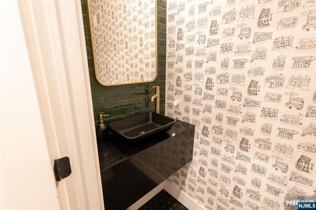 20 Westervelt Place 2, Jersey City, NJ 07304