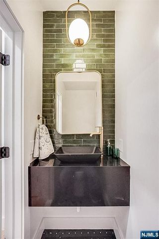 20 Westervelt Place 2, Jersey City, NJ 07304