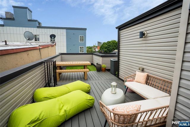 20 Westervelt Place 2, Jersey City, NJ 07304