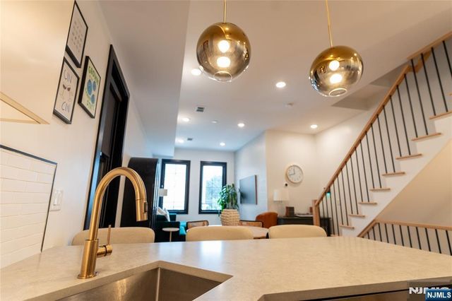 20 Westervelt Place 2, Jersey City, NJ 07304