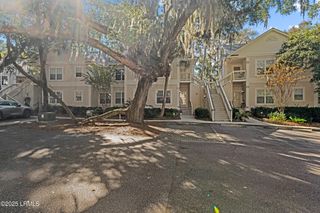 1 Gloucester Rd Apt O2, Hilton Head Island, SC 29928