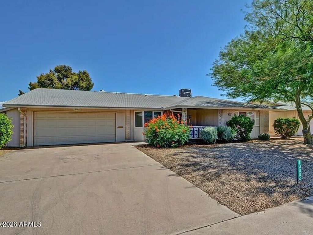 10802 W WHITE MOUNTAIN Road, Sun City, AZ 85351 — exterior