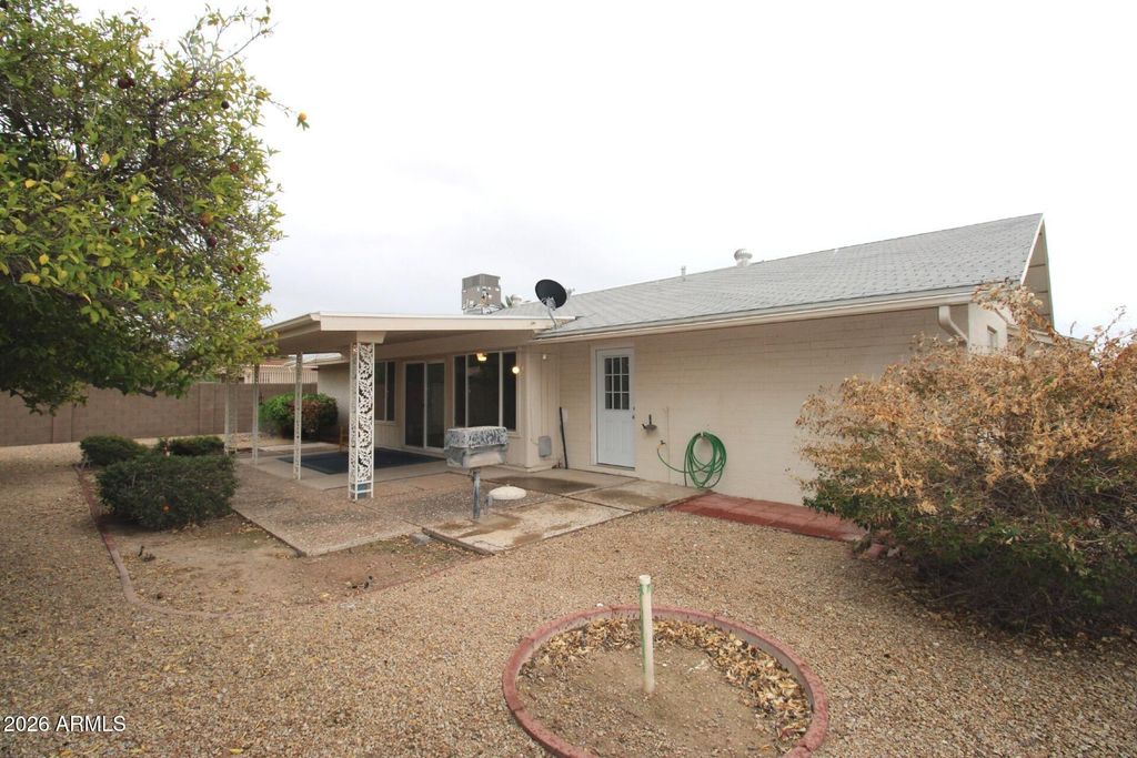 10802 W WHITE MOUNTAIN Road, Sun City, AZ 85351 — photo 2