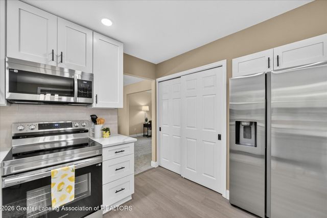 2225 Montego Drive, Lansing, MI 48912