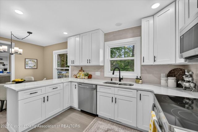 2225 Montego Drive, Lansing, MI 48912