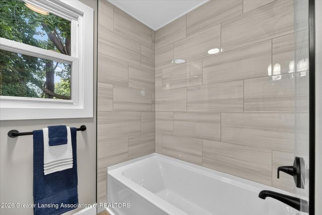 2225 Montego Drive, Lansing, MI 48912