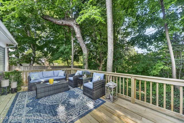 2225 Montego Drive, Lansing, MI 48912