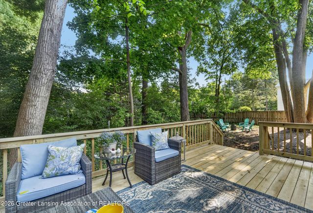 2225 Montego Drive, Lansing, MI 48912