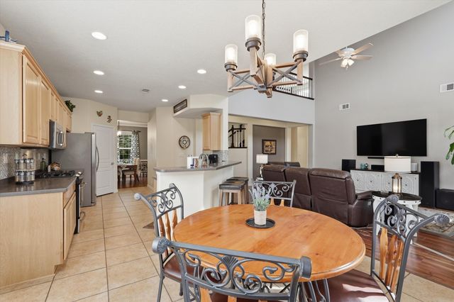 10205 Avenida Vista Sol NW, Albuquerque, NM 87114