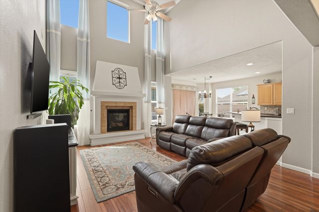 10205 Avenida Vista Sol NW, Albuquerque, NM 87114