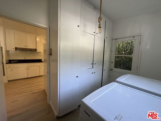 1555 San Ysidro Drive, Beverly Hills, CA 90210