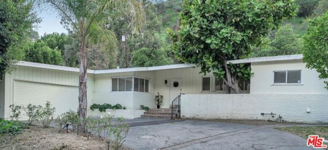 1555 San Ysidro Drive, Beverly Hills, CA 90210