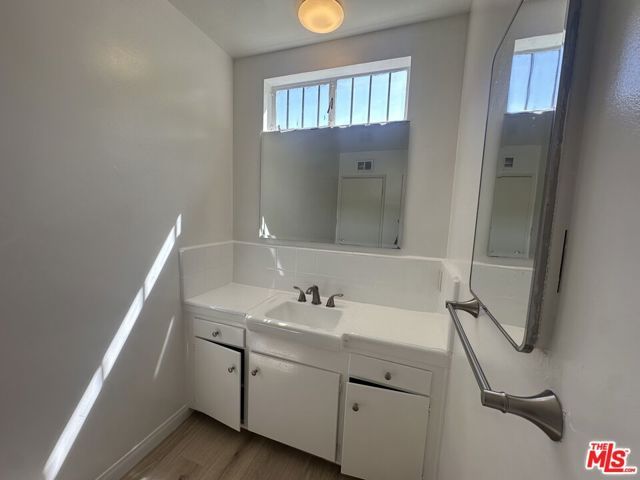 1555 San Ysidro Drive, Beverly Hills, CA 90210