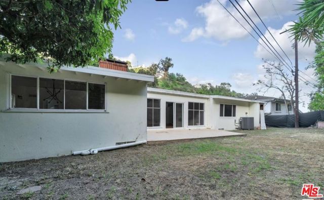 1555 San Ysidro Drive, Beverly Hills, CA 90210