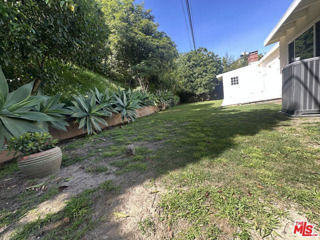 1555 San Ysidro Drive, Beverly Hills, CA 90210