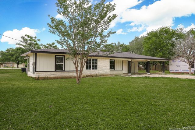 8160 E. 6th St, Somerset, TX 78069
