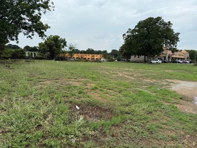 4308 E Belknap Street, Haltom City, TX 76117