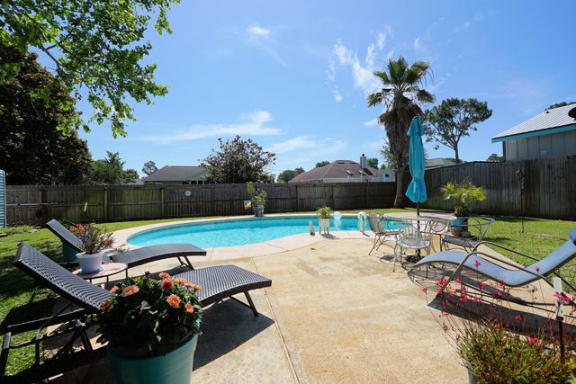 2328 Prytania Circle, Navarre, FL 32566