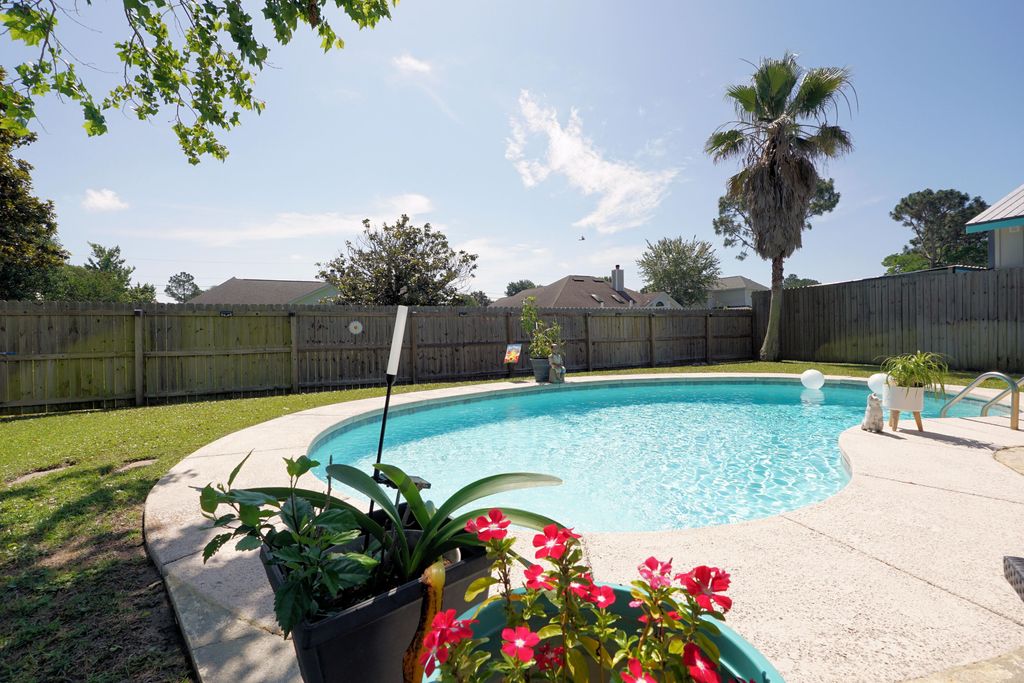 2328 Prytania Circle, Navarre, FL 32566