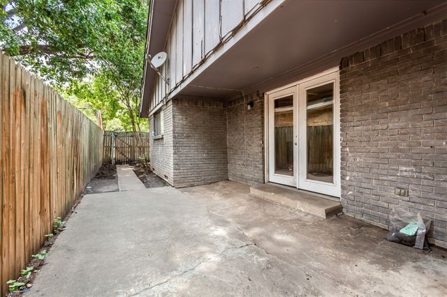 7445 Brentcove Circle, Dallas, TX 75214