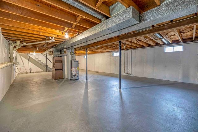 90 Evergreen Ave, Somerset, MA 02726