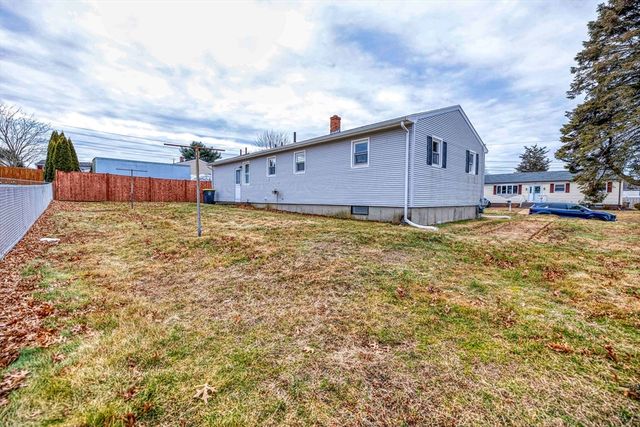 90 Evergreen Ave, Somerset, MA 02726