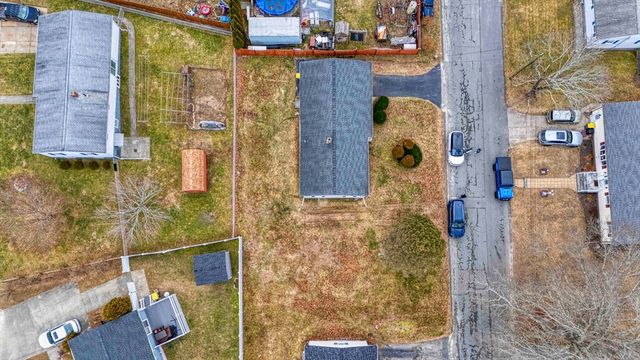 90 Evergreen Ave, Somerset, MA 02726