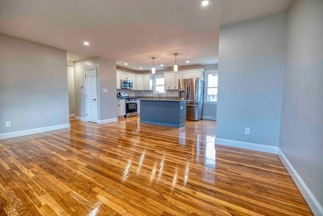 90 Evergreen Ave, Somerset, MA 02726