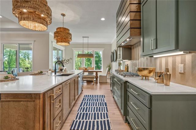 4316 NE Hideaway Drive, Lee's Summit, MO 64064