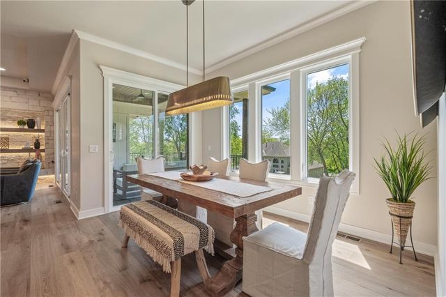 4316 NE Hideaway Drive, Lee's Summit, MO 64064