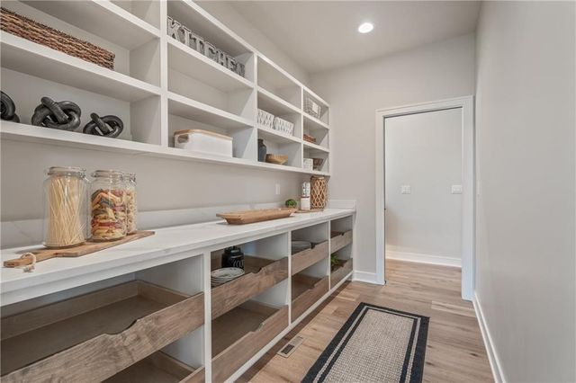 4316 NE Hideaway Drive, Lee's Summit, MO 64064