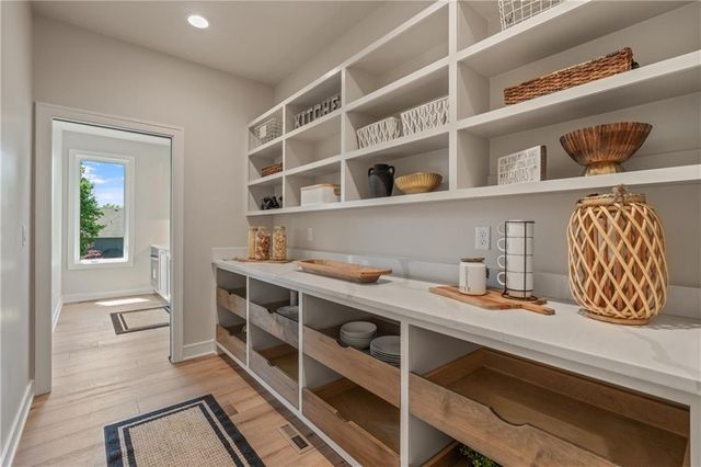 4316 NE Hideaway Drive, Lee's Summit, MO 64064