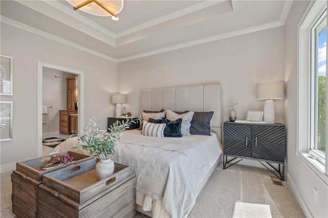 4316 NE Hideaway Drive, Lee's Summit, MO 64064
