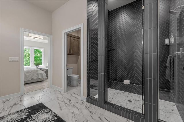 4316 NE Hideaway Drive, Lee's Summit, MO 64064
