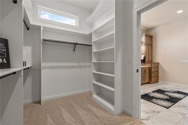 4316 NE Hideaway Drive, Lee's Summit, MO 64064