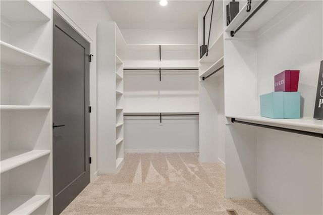 4316 NE Hideaway Drive, Lee's Summit, MO 64064
