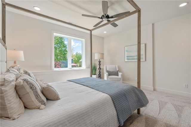 4316 NE Hideaway Drive, Lee's Summit, MO 64064
