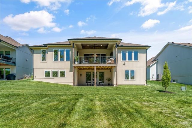 4316 NE Hideaway Drive, Lee's Summit, MO 64064
