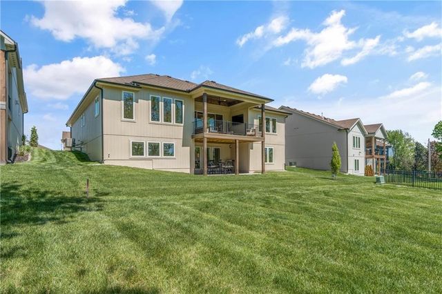 4316 NE Hideaway Drive, Lee's Summit, MO 64064