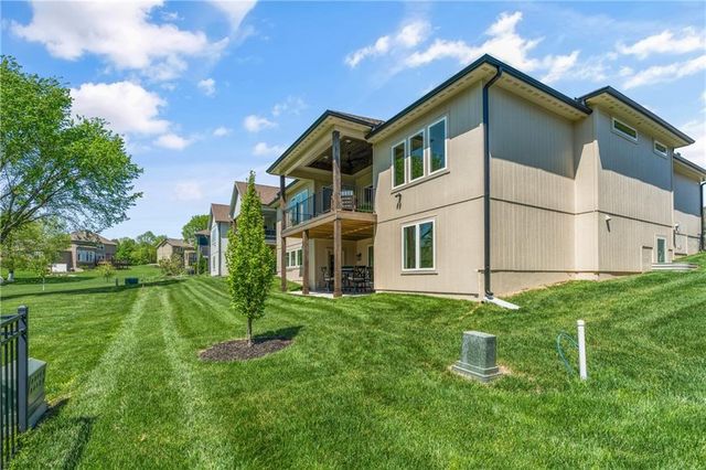 4316 NE Hideaway Drive, Lee's Summit, MO 64064